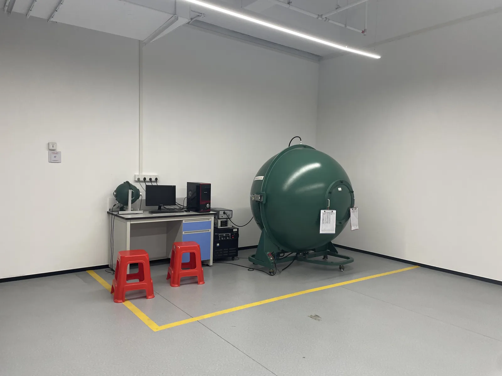 Integrating sphere testing